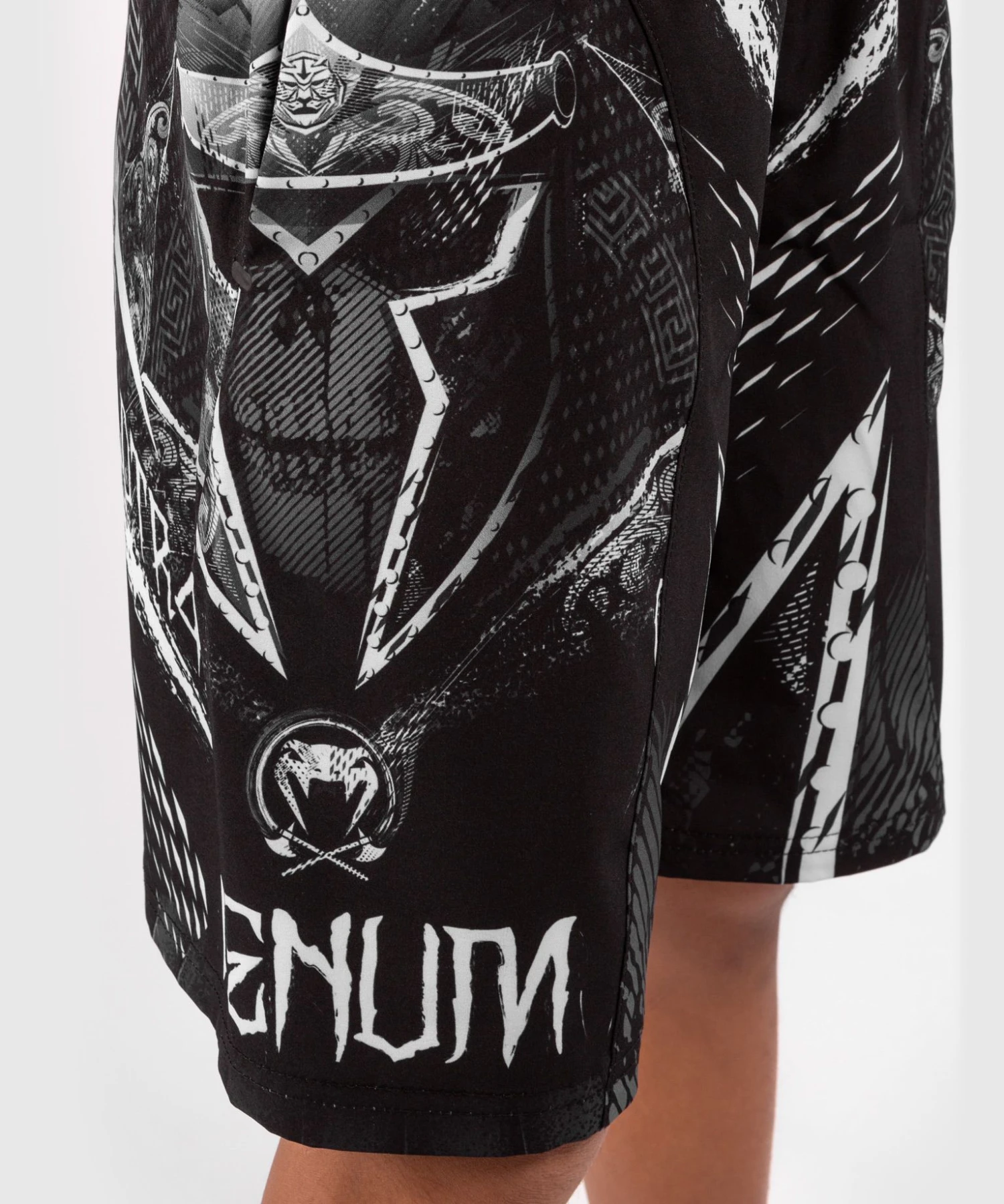 Venum GLDTR 4.0 Kids MMA Shorts - Black 4 Venum GLDTR 4.0 Kids MMA Shorts - Black - Image 2