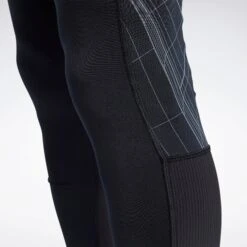 Reebok Compression Printed Tights, FS8583 -ADIDAS Sales Shop 5 59a1cf1a 3474 43fd b327 0b4e7c8105d3