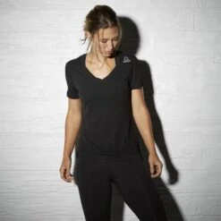 Reebok Combat Training Kickboxing V-Neck - Black, AP6875