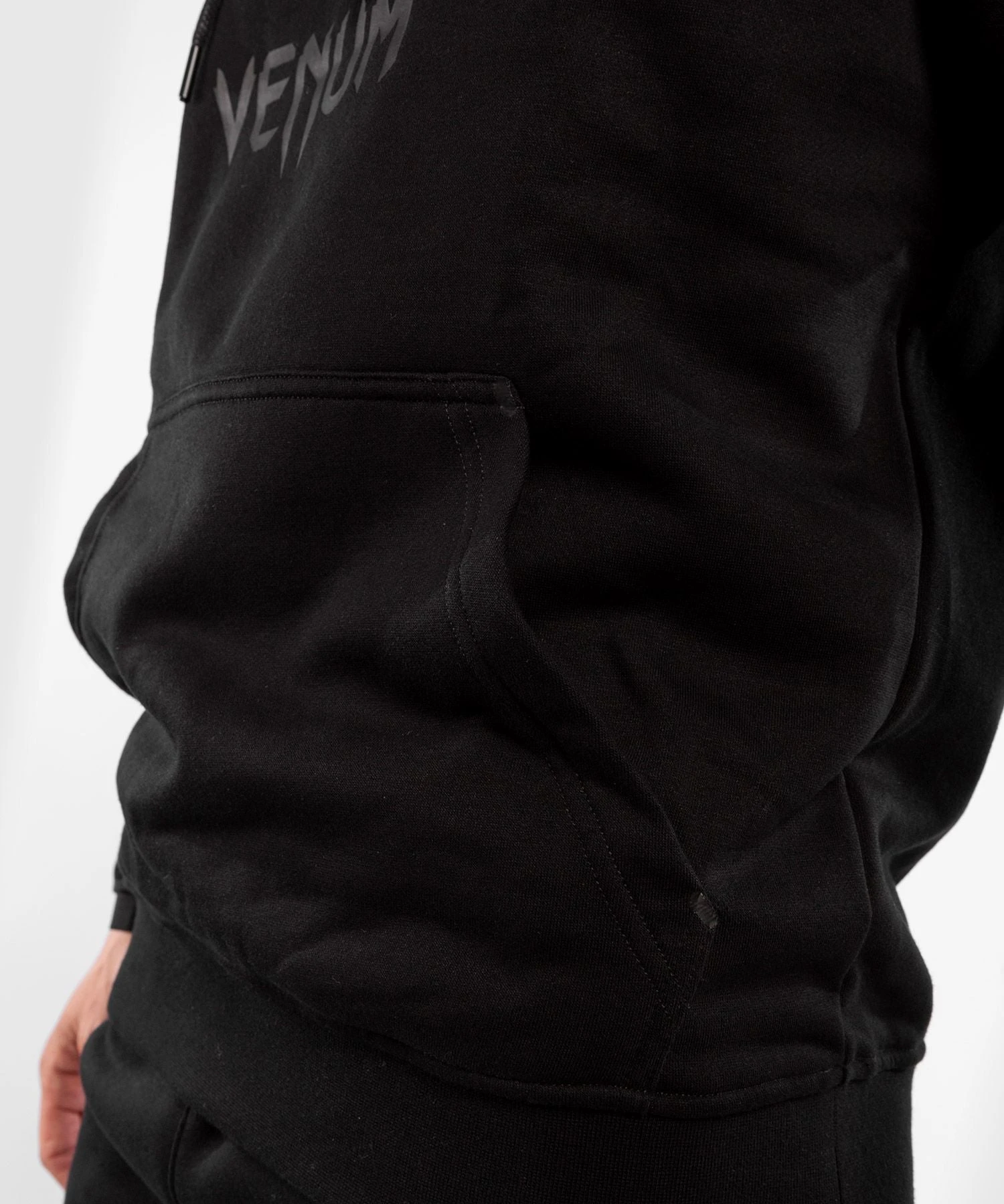 Venum Hoodie Classic - Black 5 Venum Hoodie Classic - Black - Image 3