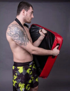 Fighter Kicking/Punching Shield - Black/red, FKPS-01 -ADIDAS Sales Shop ef532d45c778a1a1b327b01e1c1450eb